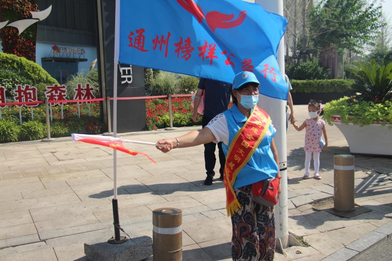 <strong>大鸡巴操骚屄视频</strong>